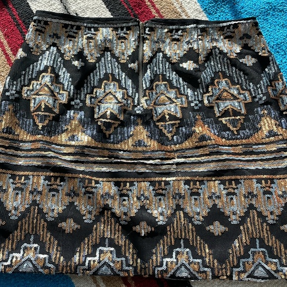 Forever 21 Aztec Sequin Skirt✨ - Picture 3 of 5